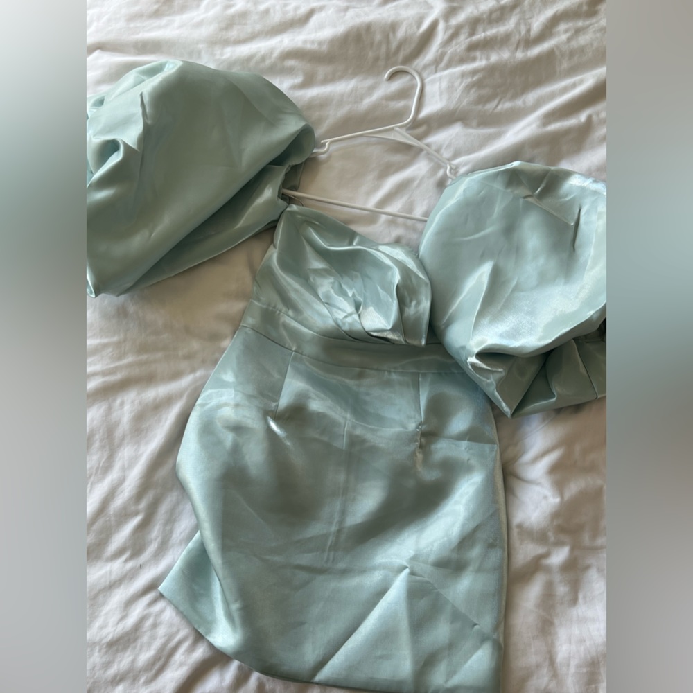 Bella Barnett blue puff dress
